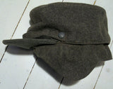 Mössa i ylle med skärm m/ä, använd-Floby Överskottslager