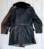 Rock / kappa i svart skinn med pälskrage-Floby Överskottslager