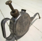 Oljekanna med svängd pip, använd-Floby Överskottslager