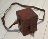 M/36 riktinstrument till kulspruta i läderväska med axelrem, använt-Floby Överskottslager