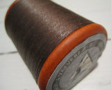 Lintråd brun på trärulle, 50g-Floby Överskottslager