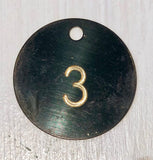 Nummerbricka i mässing-Floby Överskottslager